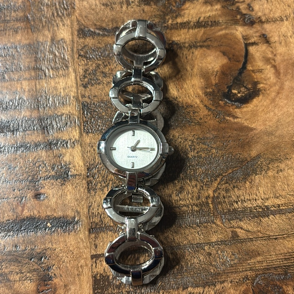 Vintage Singapore Movt women’s watch